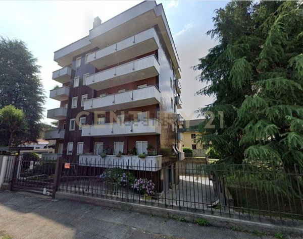 appartamento in vendita a Rho in zona Biringhello