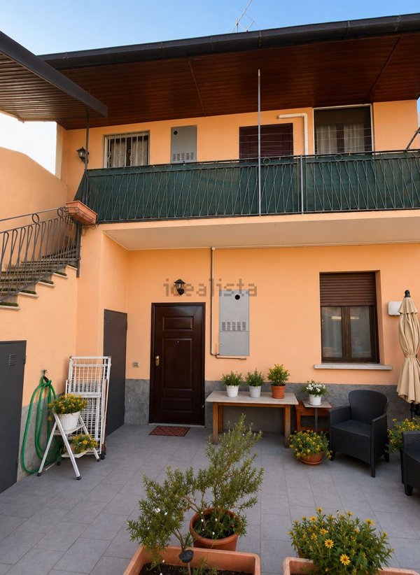 appartamento in vendita a Rho in zona Biringhello