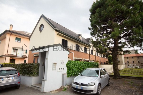 casa indipendente in vendita a Rho