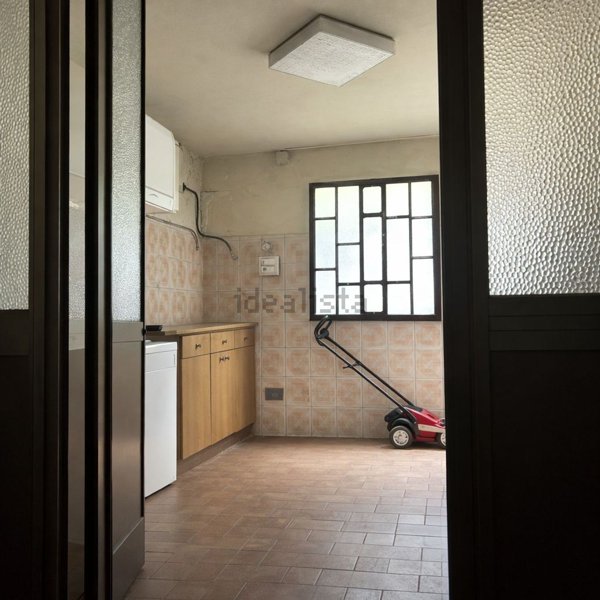 locale di sgombero in vendita a Rho