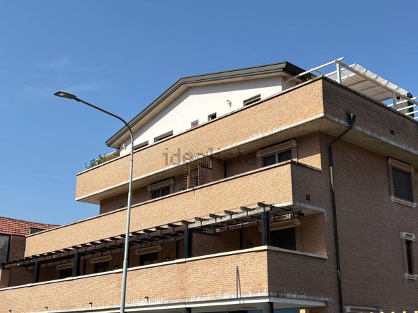 appartamento in vendita a Rho in zona Castellazzo