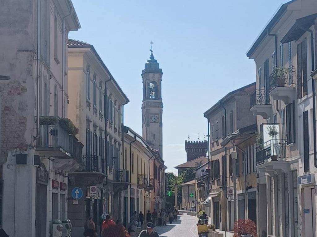 appartamento in vendita a Rho in zona Castellazzo