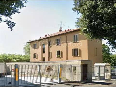 appartamento in vendita a Rho in zona Lucernate