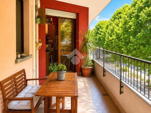 appartamento in vendita a Rho in zona Ghisolfa
