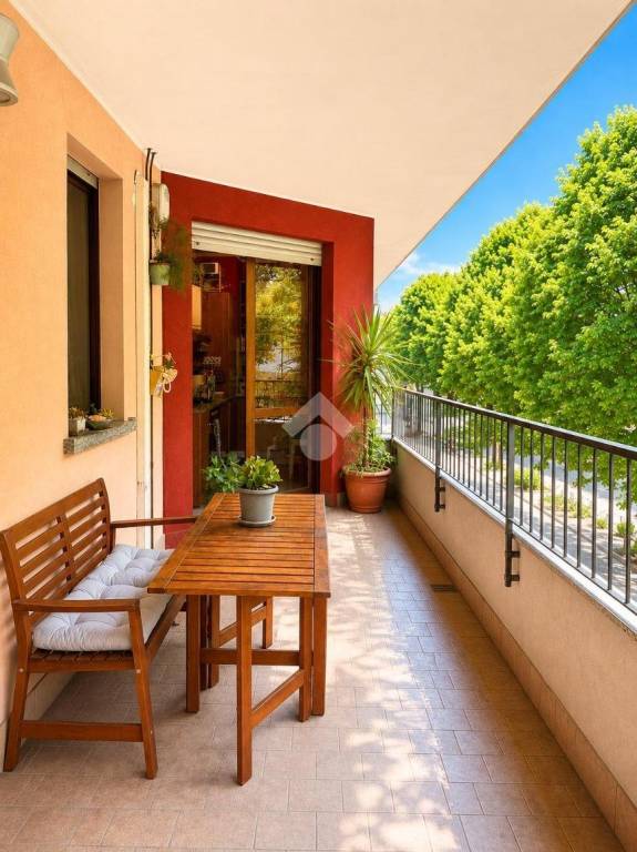 appartamento in vendita a Rho in zona Ghisolfa