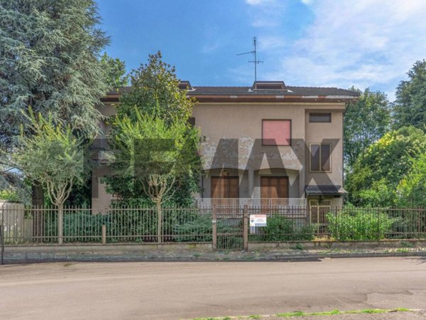 casa indipendente in vendita a Rho in zona Passirana