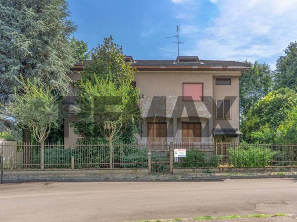 casa indipendente in vendita a Rho in zona Passirana