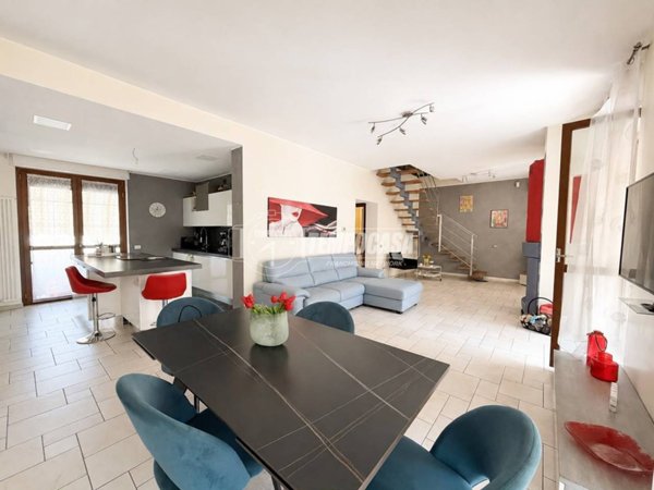 casa indipendente in vendita a Rho