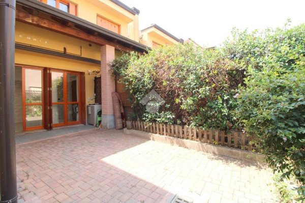 appartamento in vendita a Rho in zona Castellazzo