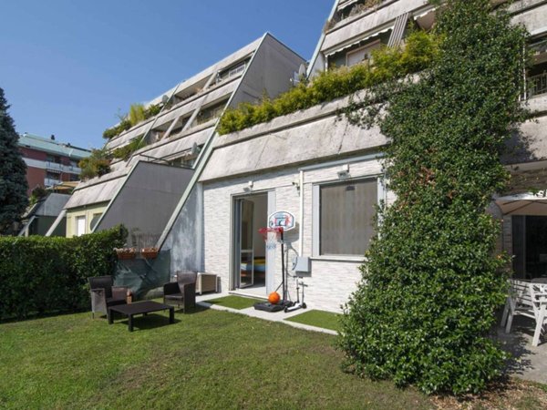 appartamento in vendita a Rho in zona Mazzo