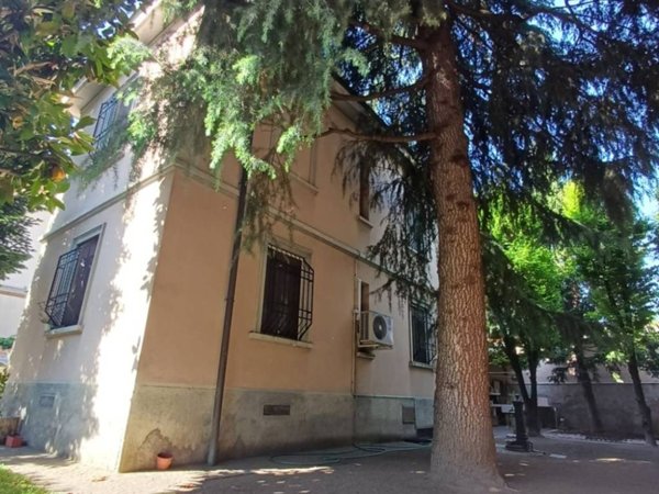 casa indipendente in vendita a Rho
