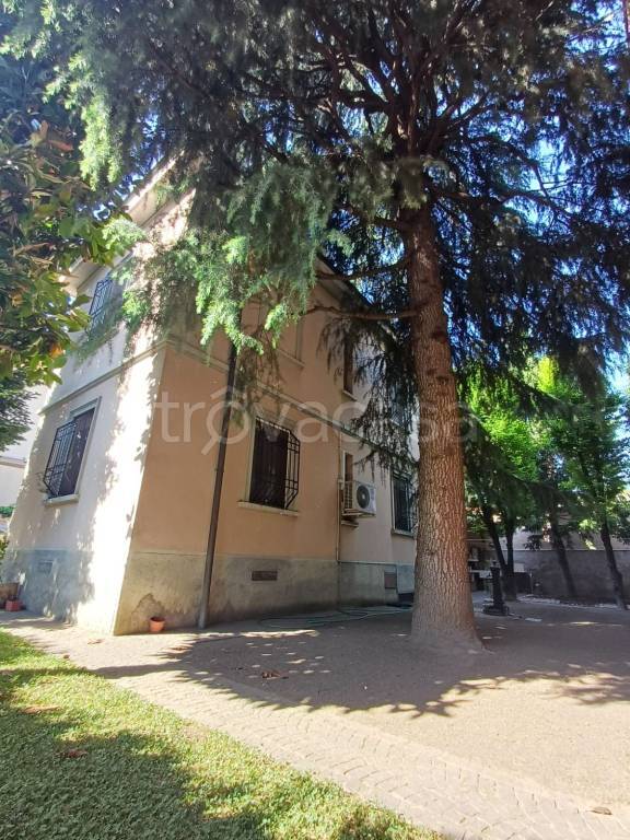 casa indipendente in vendita a Rho