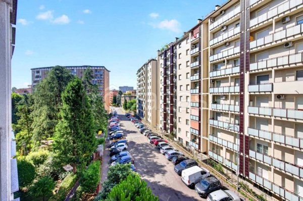 appartamento in vendita a Rho in zona Biringhello