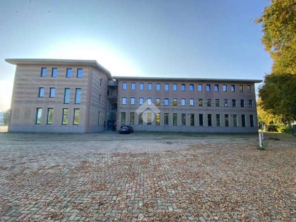 negozio in vendita a Rho