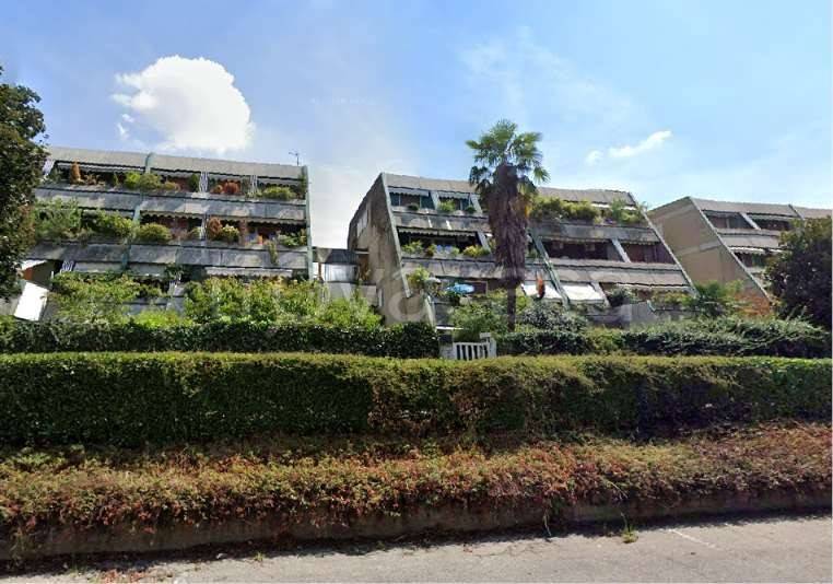 appartamento in vendita a Rho in zona Mazzo