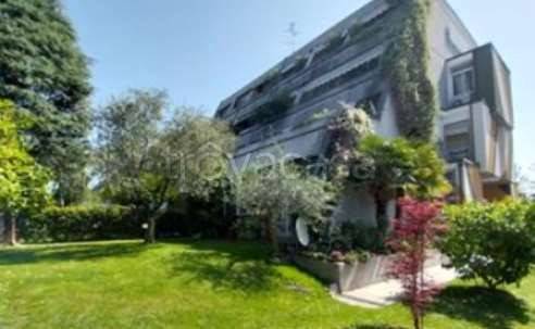 appartamento in vendita a Rho in zona Mazzo