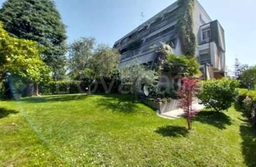 appartamento in vendita a Rho in zona Mazzo