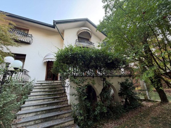 casa indipendente in vendita a Rho