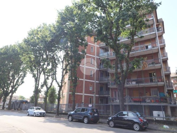 appartamento in vendita a Rho in zona Mazzo