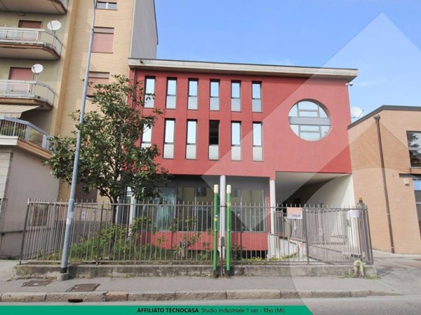 locale commerciale in vendita a Rho