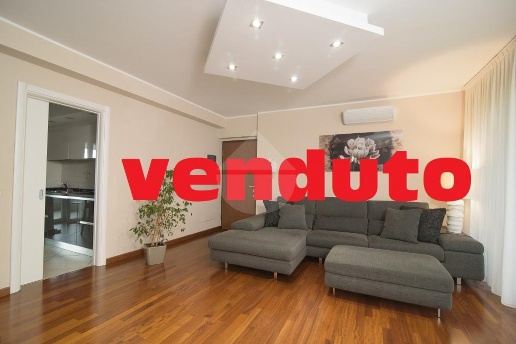 appartamento in vendita a Rho in zona Pantanedo