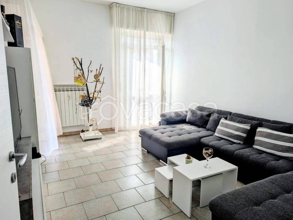 appartamento in vendita a Rho in zona Biringhello