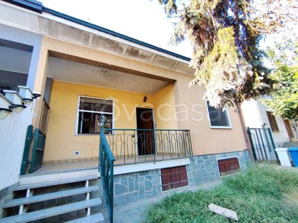 casa indipendente in vendita a Rho in zona Passirana