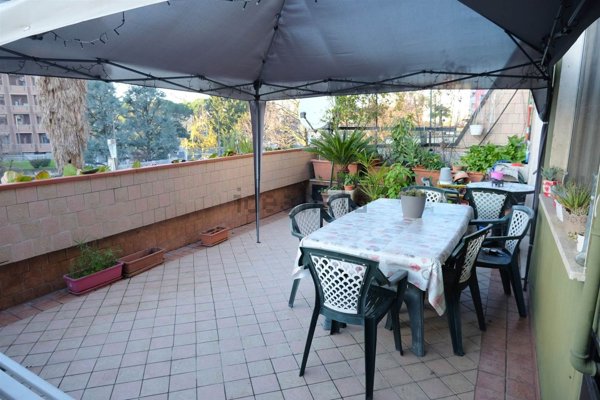 appartamento in vendita a Rho in zona Mazzo