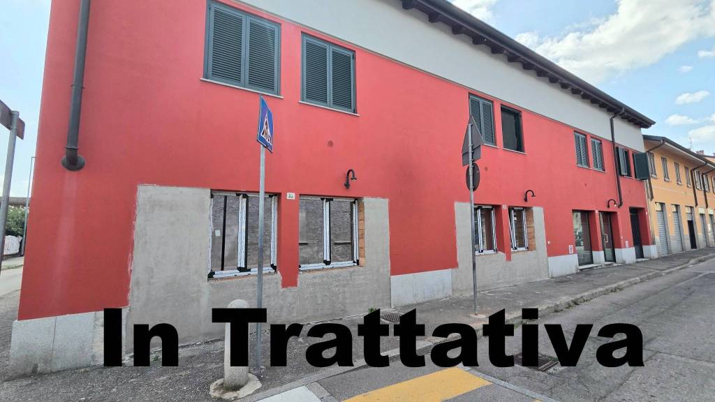 appartamento in vendita a Rho in zona Lucernate