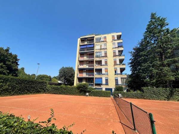 appartamento in vendita a Rho in zona Castellazzo