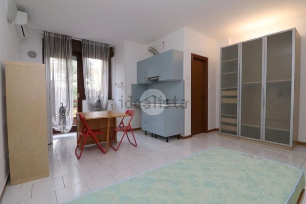 appartamento in vendita a Rho in zona Passirana