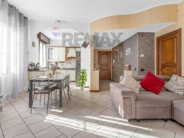 casa indipendente in vendita a Rho