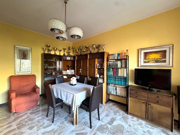 appartamento in vendita a Rho in zona Biringhello