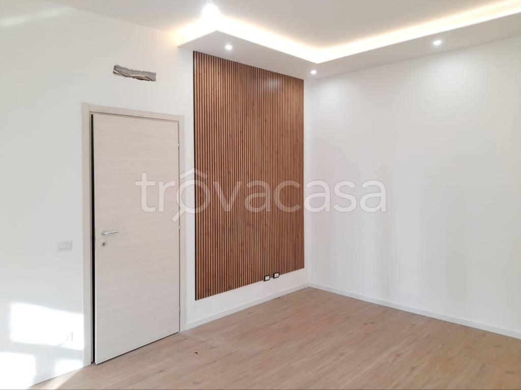 appartamento in vendita a Rho in zona Biringhello