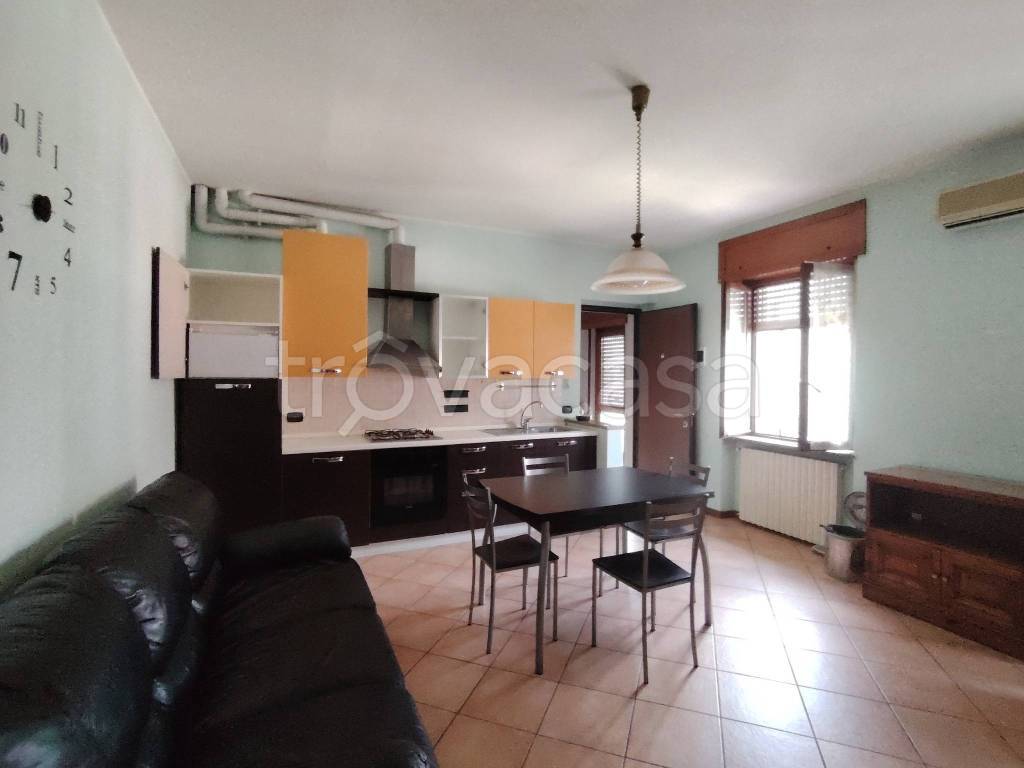 appartamento in vendita a Rho in zona Biringhello