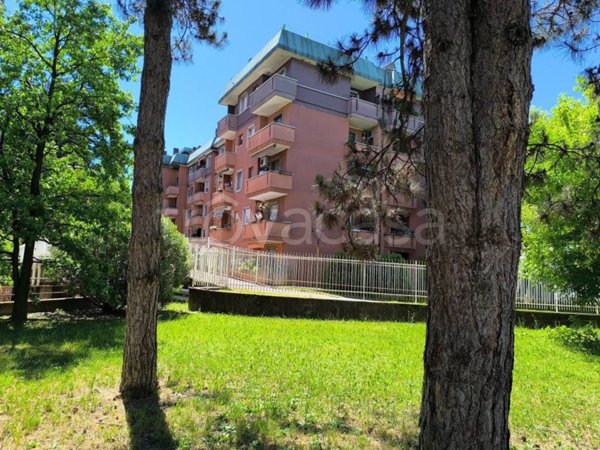 appartamento in vendita a Rho in zona Mazzo