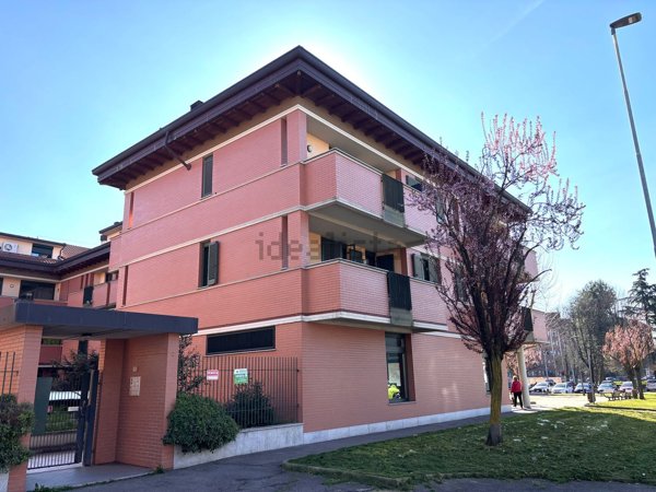 appartamento in vendita a Rho in zona Passirana