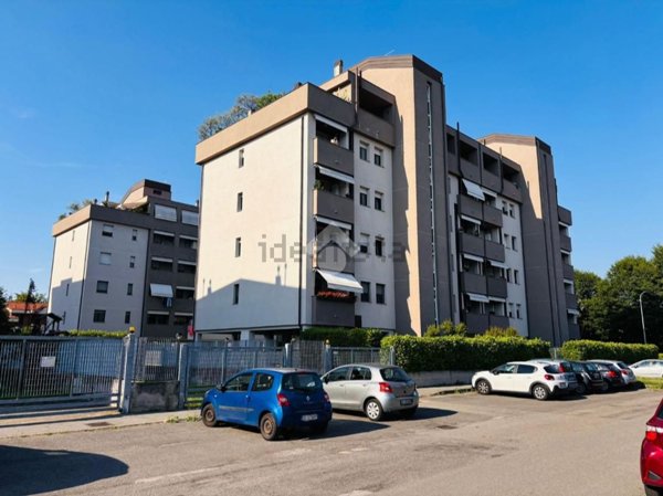 appartamento in vendita a Rho in zona Passirana