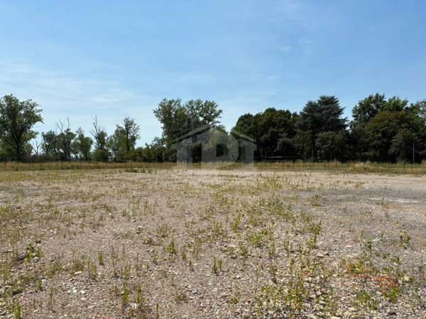 terreno edificabile in vendita a Rho