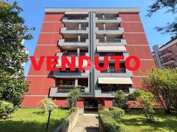 appartamento in vendita a Rho in zona Terrazzano