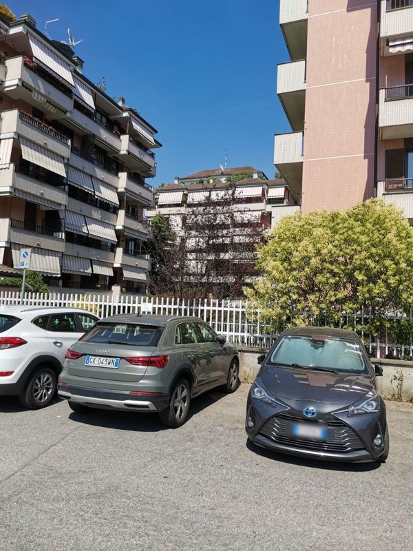 box auto in vendita a Rho in zona Ghisolfa