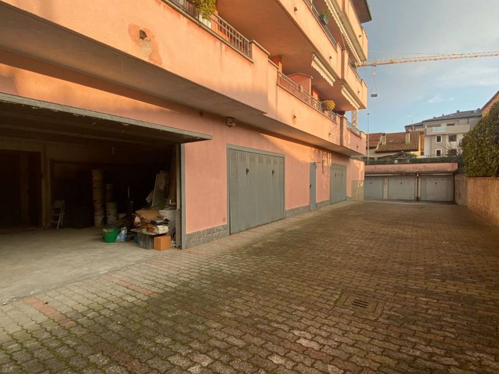 box auto in vendita a Rho in zona Lucernate