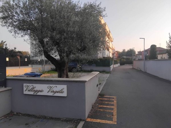 box auto in vendita a Rho in zona Castellazzo