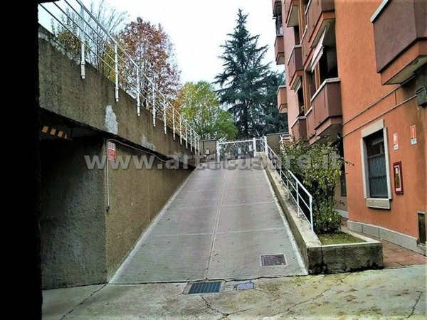 box auto in vendita a Rho in zona Mazzo