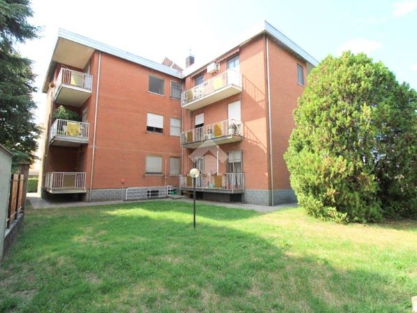 appartamento in vendita a Rho in zona Castellazzo
