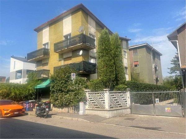 casa indipendente in vendita a Rho in zona Ghisolfa