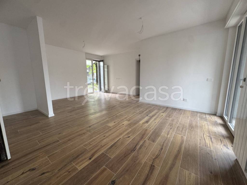 appartamento in vendita a Rho in zona Biringhello