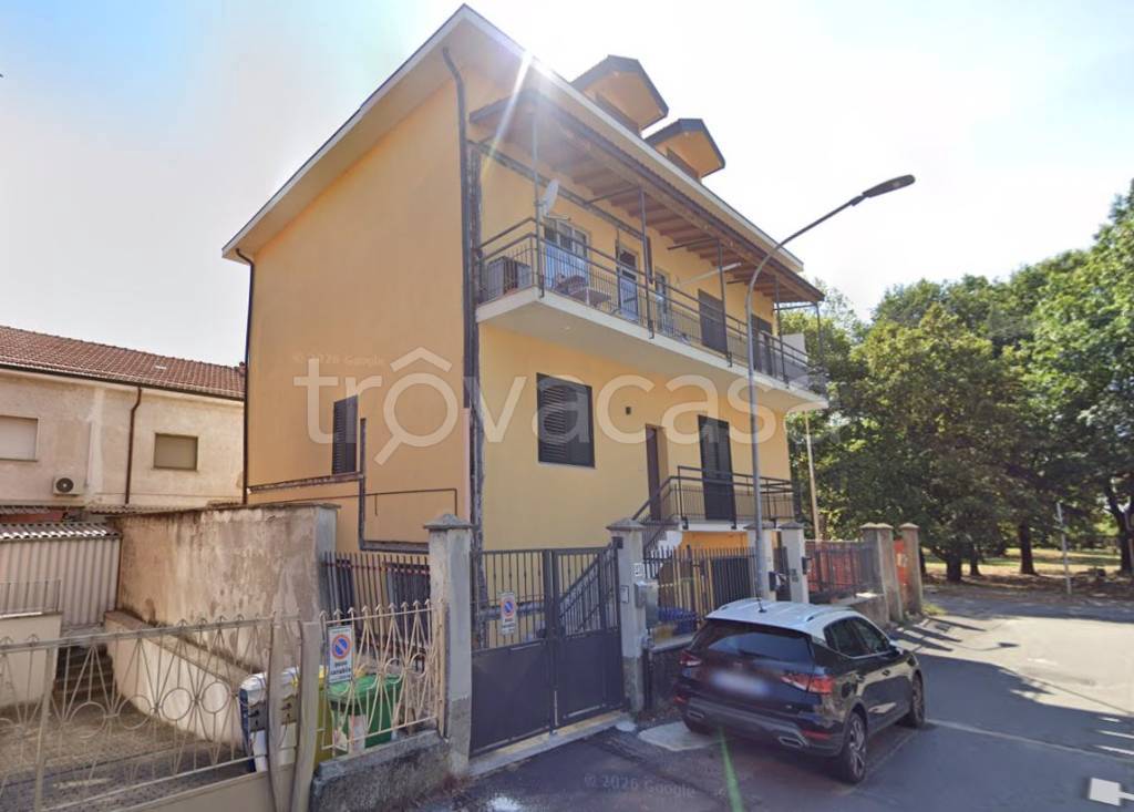 appartamento in vendita a Rho in zona Ghisolfa