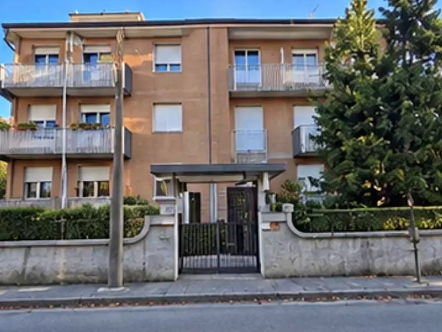 appartamento in vendita a Rho in zona Mazzo