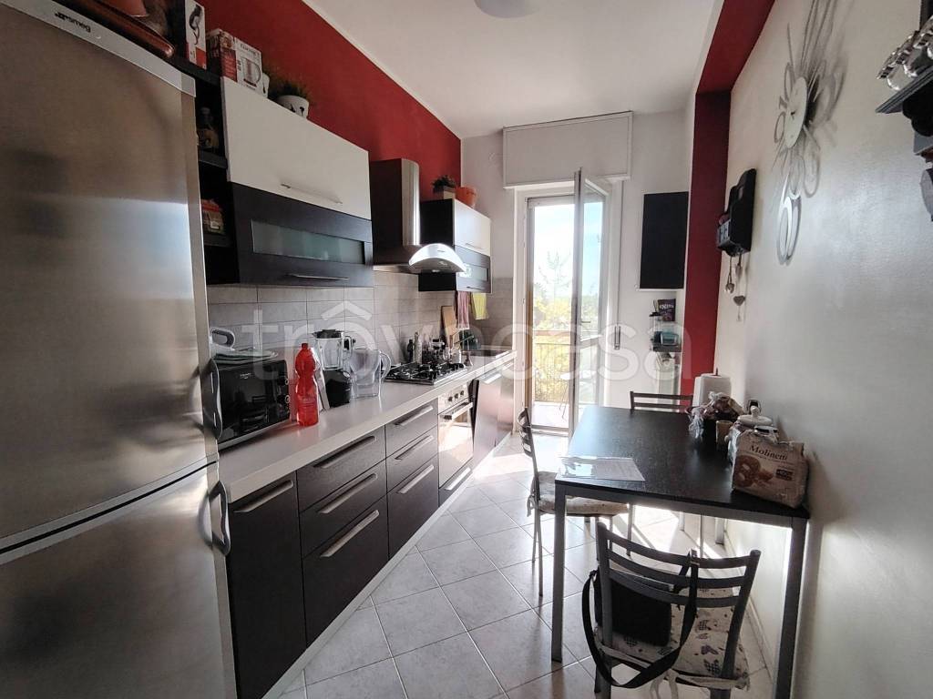 appartamento in vendita a Rho in zona Ghisolfa